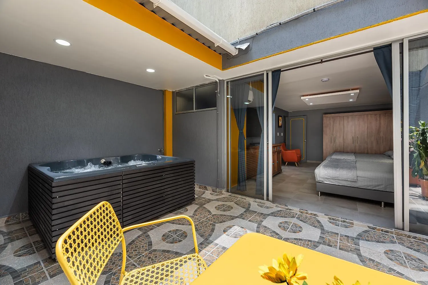 Patio Garden Jacuzzi Ac Provenza Apartment Medellin Colombia
