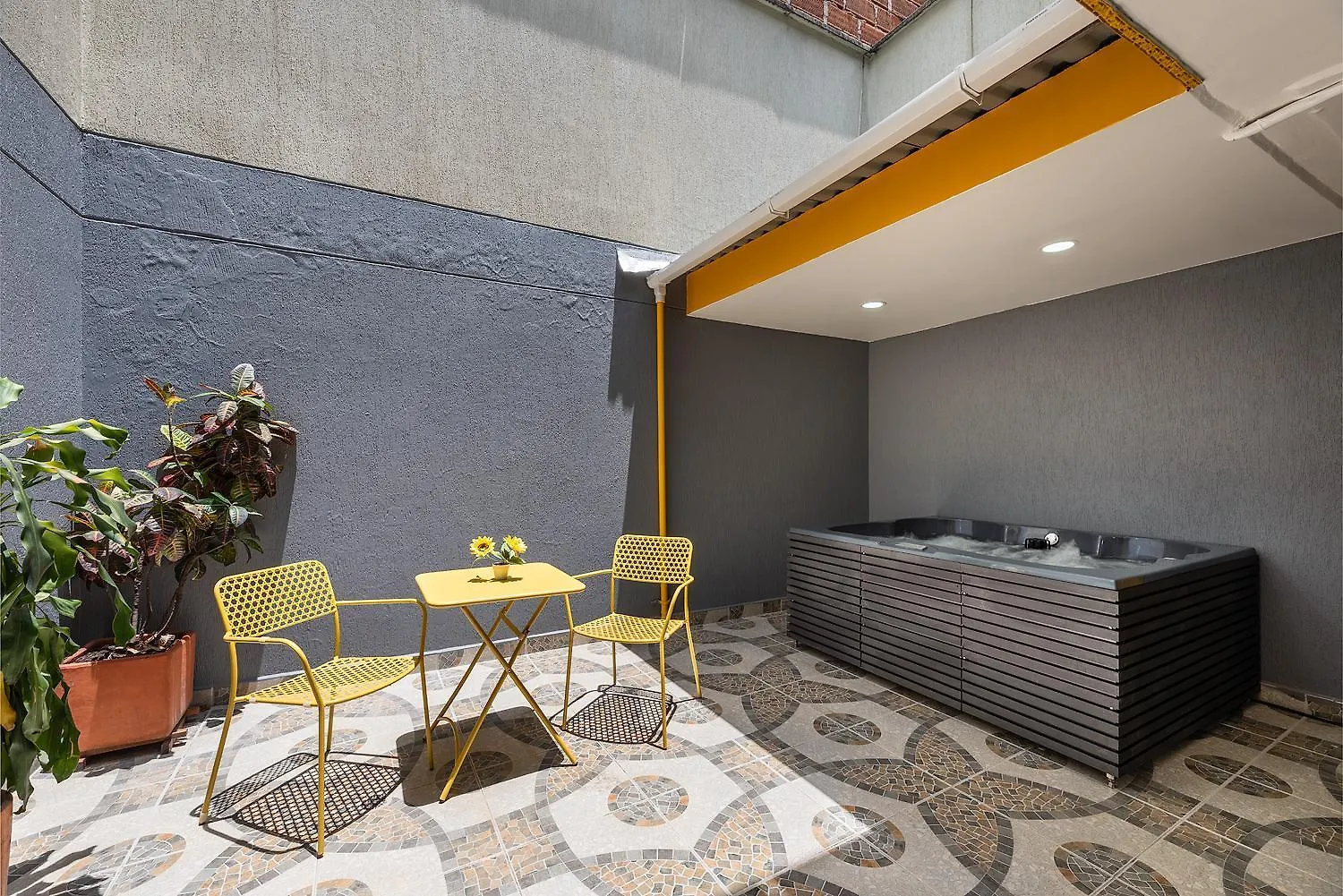 Patio Garden Jacuzzi Ac Provenza Apartment Medellin